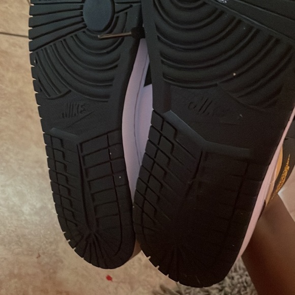 Air Jordan retro 1s - Picture 4 of 4